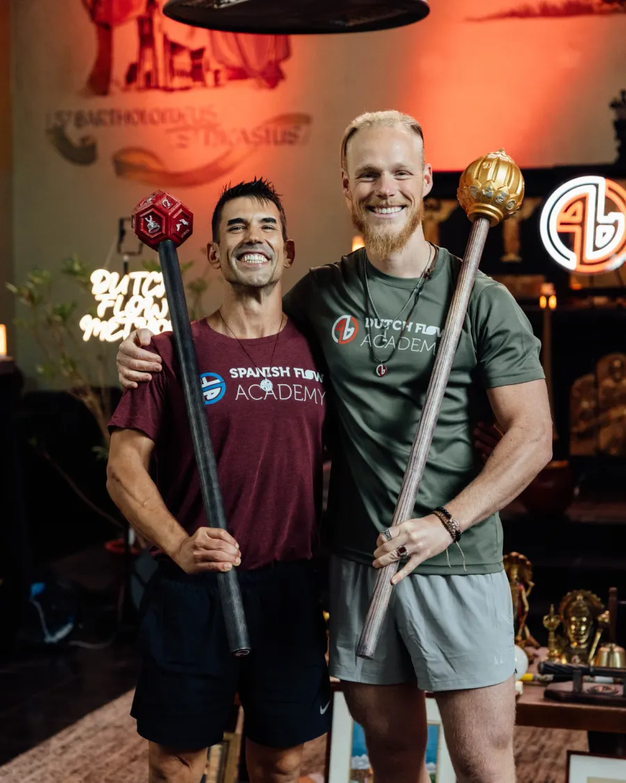 Santi Llorca con su socio, el porqué de Spanish Flow Academy